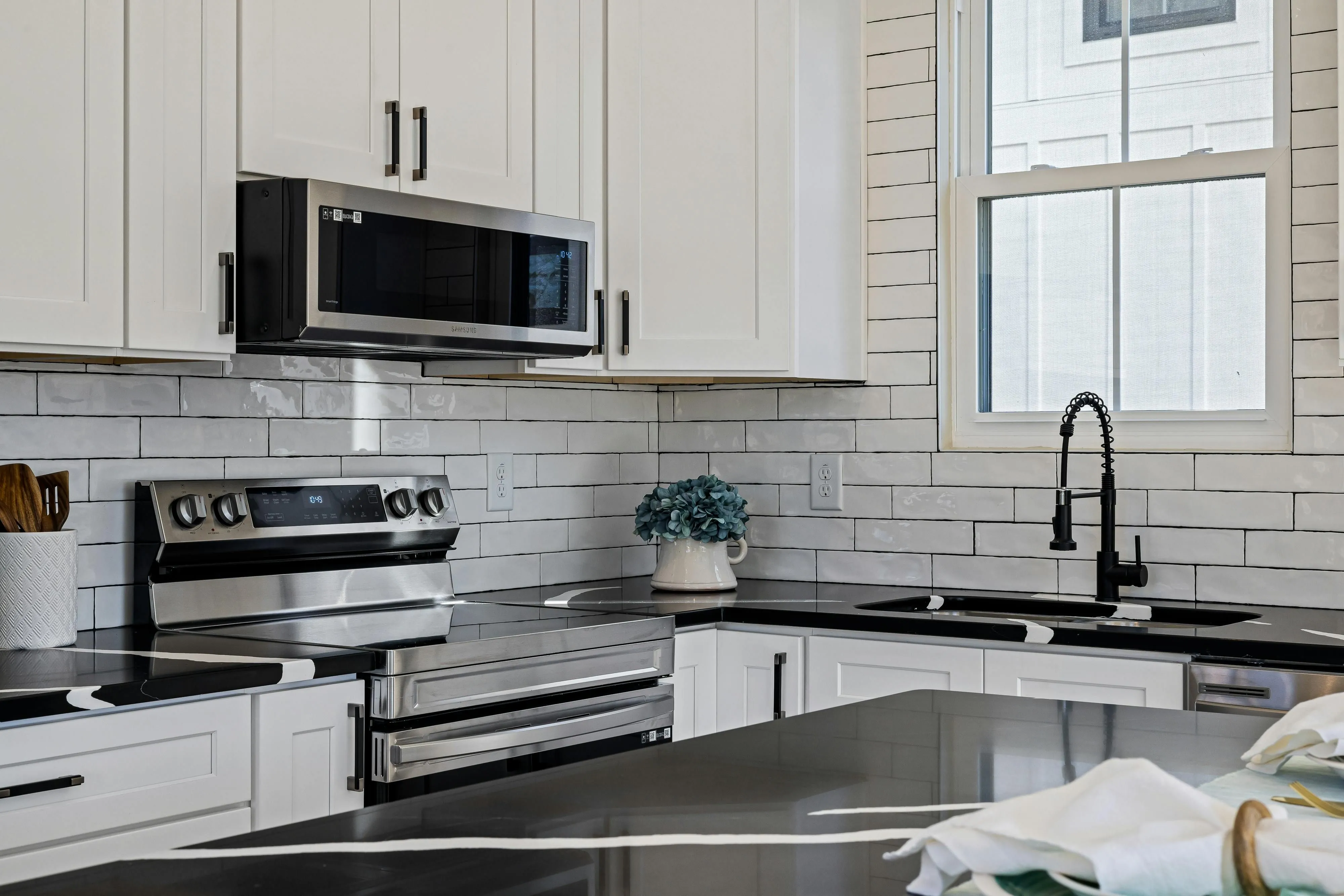 Design a Kitchen Furniture in Kitchen