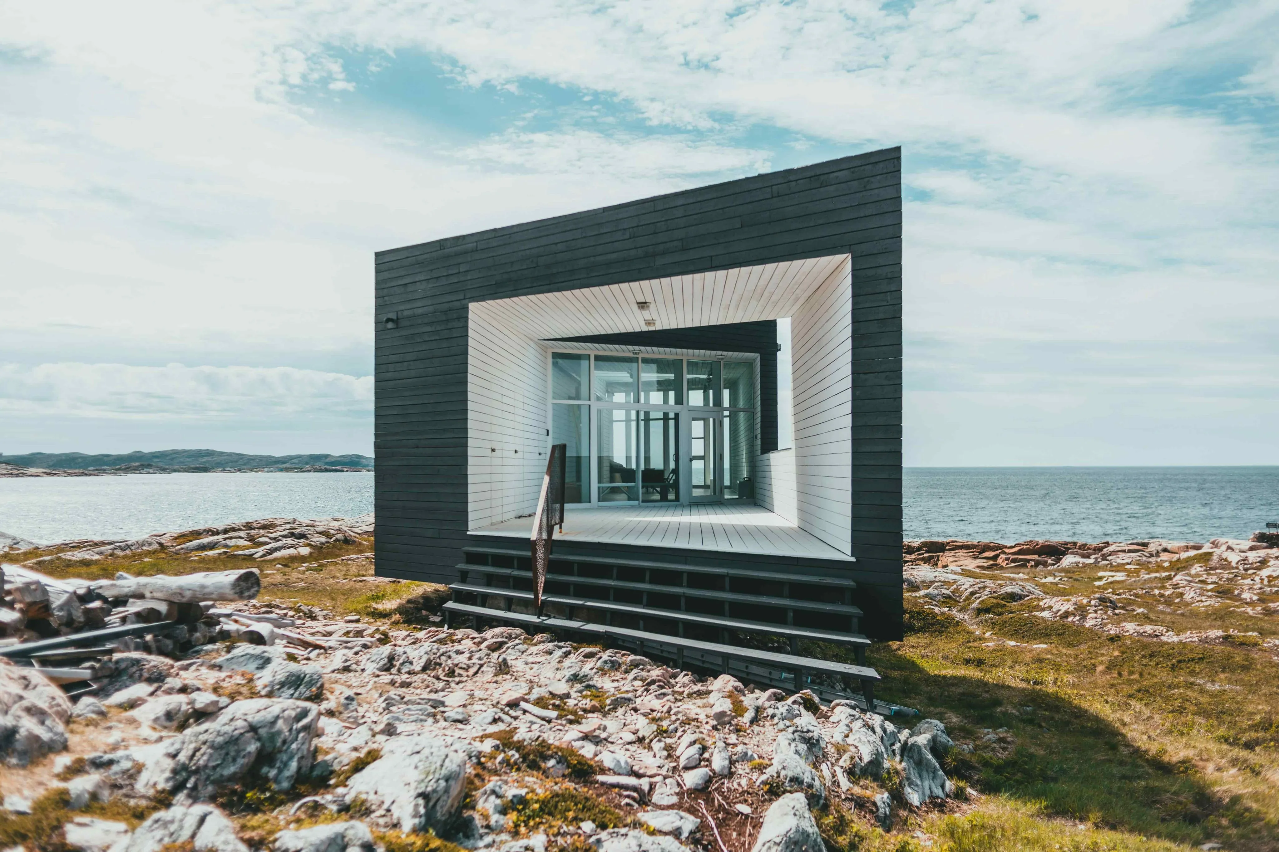 Prefabricated Houses Long Studio on a Rocky Shore