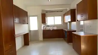 Բնակարան վաճառքիՆիկոսիաում, Ստրովոլոսում