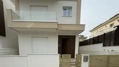 5+ bedrooms Detached House for rent, Limassol