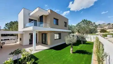 Detached House for rent, Limassol, Agios Tychon
