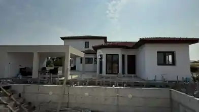 5+ bedrooms Detached House for rent, Limassol, Moni