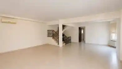 4 bedrooms Semidetached House for rent, Limassol, Agios Athanasios