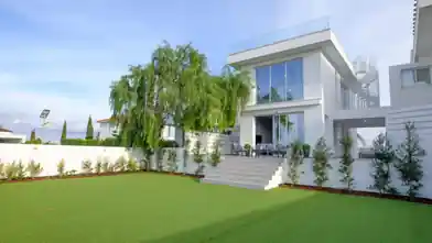 Առանձնատուն վաճառքիԼառնաքաում, Դրոմոլաքսիաում, 5 ննջասենյակ