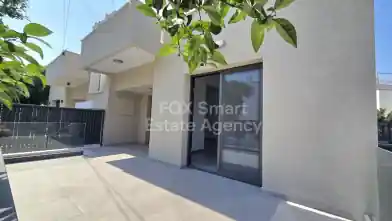 3 bedrooms Semidetached House for rent, Limassol, Mesa Geitonia
