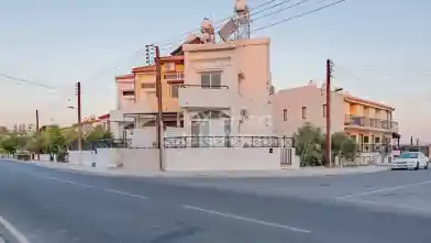 Ημι-ανεξάρτητη κατοικία 3 υπνοδωματίων προς πώληση, Λάρνακα, Πύλα