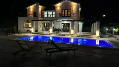 5+ bedrooms Detached House for rent, Paphos, Simou