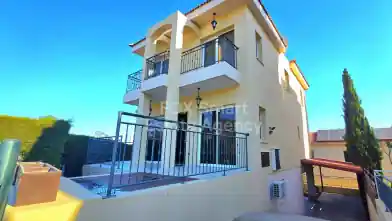 4 bedrooms Detached House for rent, Limassol, Mouttagiaka