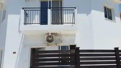 2 bedrooms Semidetached House for rent, Larnaca, Perivolia
