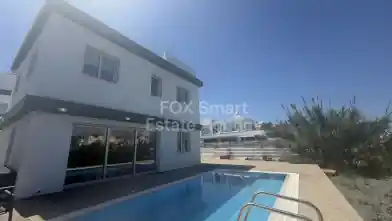 4 bedrooms Detached House for rent, Famagusta, Paralimni