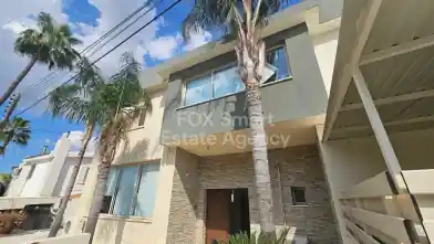 3 bedrooms Semidetached House for rent, Nicosia