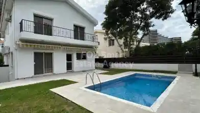 4 bedrooms Detached House for rent, Limassol, Mouttagiaka