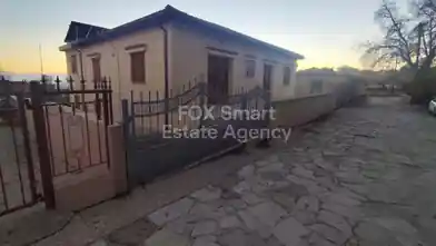 3-комнатный Отдельный дом в аренду, Лимасол, Пахна