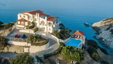 5+ bedrooms Detached House for sale, Iraklio, Ligaria