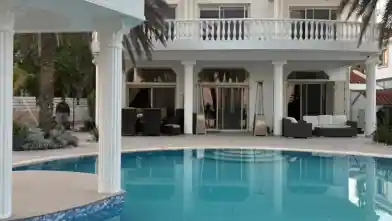 5+ bedrooms Detached House for rent, Larnaca