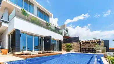 5+ bedrooms Detached House for rent, Limassol, Agios Tychon