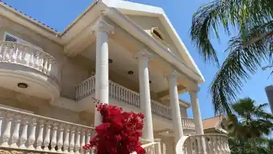 5+ bedrooms Detached House for rent, Limassol, Agios Tychon