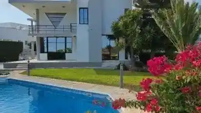 4 bedrooms Detached House for rent, Limassol, Palodia