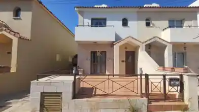Bliźniak na sprzedaż, Larnaka