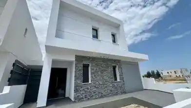 Կից տուն վարձակալությանԼառնաքաում, Արադիպուում