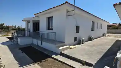 3 bedrooms Detached House for rent, Nicosia, Alampra