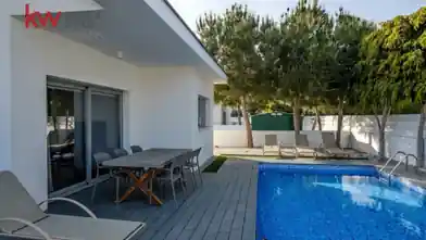 2 bedrooms Detached House for rent, Larnaca, Perivolia