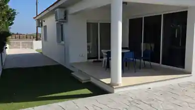 3 bedrooms Detached House for rent, Larnaca, Perivolia