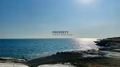 Жилой земельный участок на продажу, Лимасол, Пентакомо
