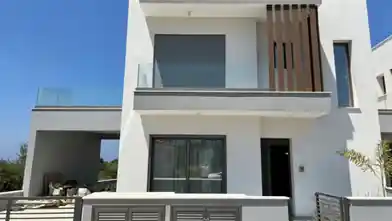 Ημι-ανεξάρτητη κατοικία 3 υπνοδωματίων προς πώληση, Πάφος, Κονιά