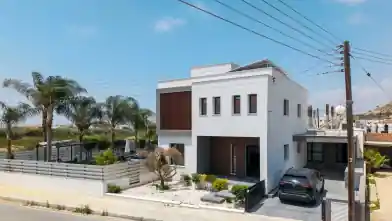 4 bedrooms Detached House for sale, Larnaca, Oroklini