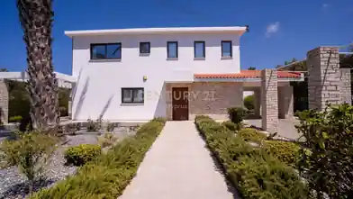 4 bedrooms Detached House for rent, Paphos, Pegeia