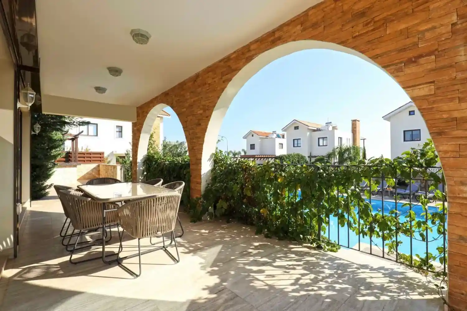 Оглядове зображення проєкту Ionion Luxury Villas 9