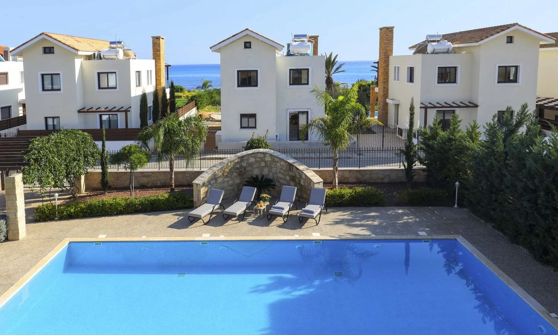 Ionion Luxury Villas екстерʼєр